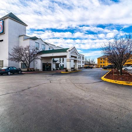 Motel 6-Harvey, Il Esterno foto