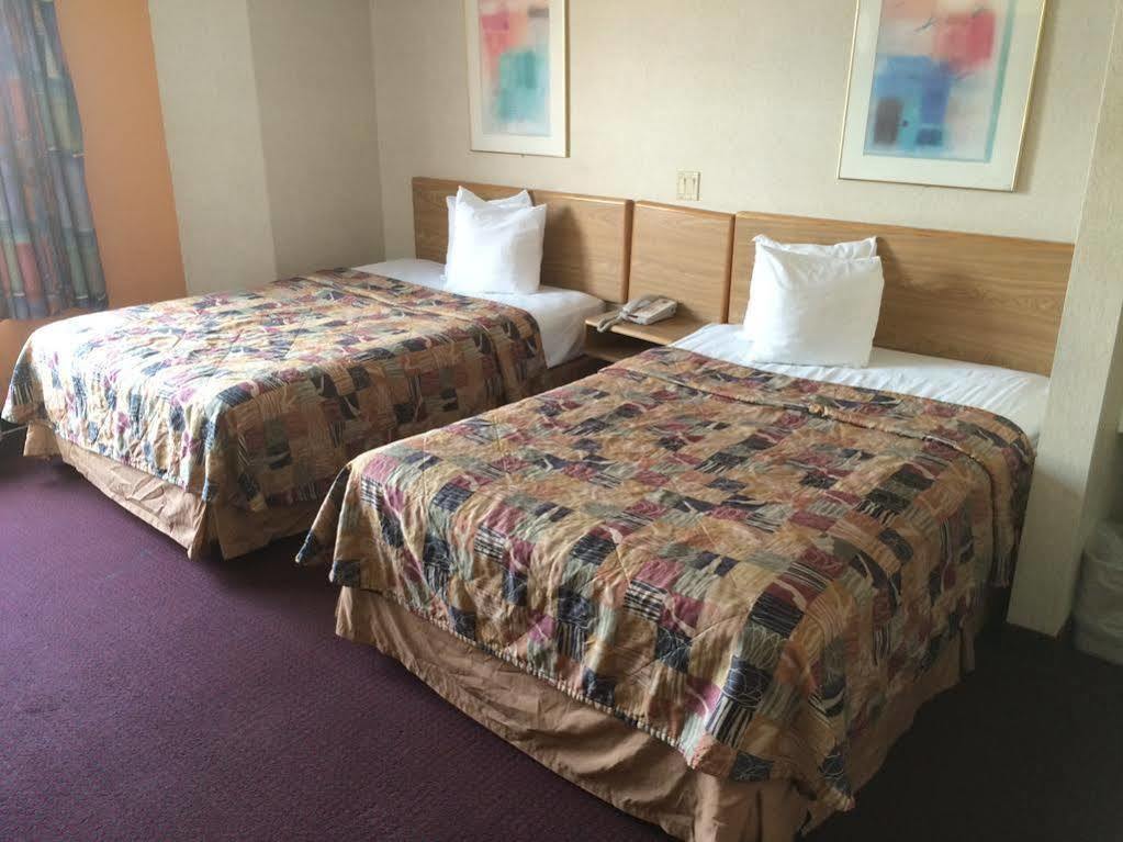 Motel 6-Harvey, Il Esterno foto