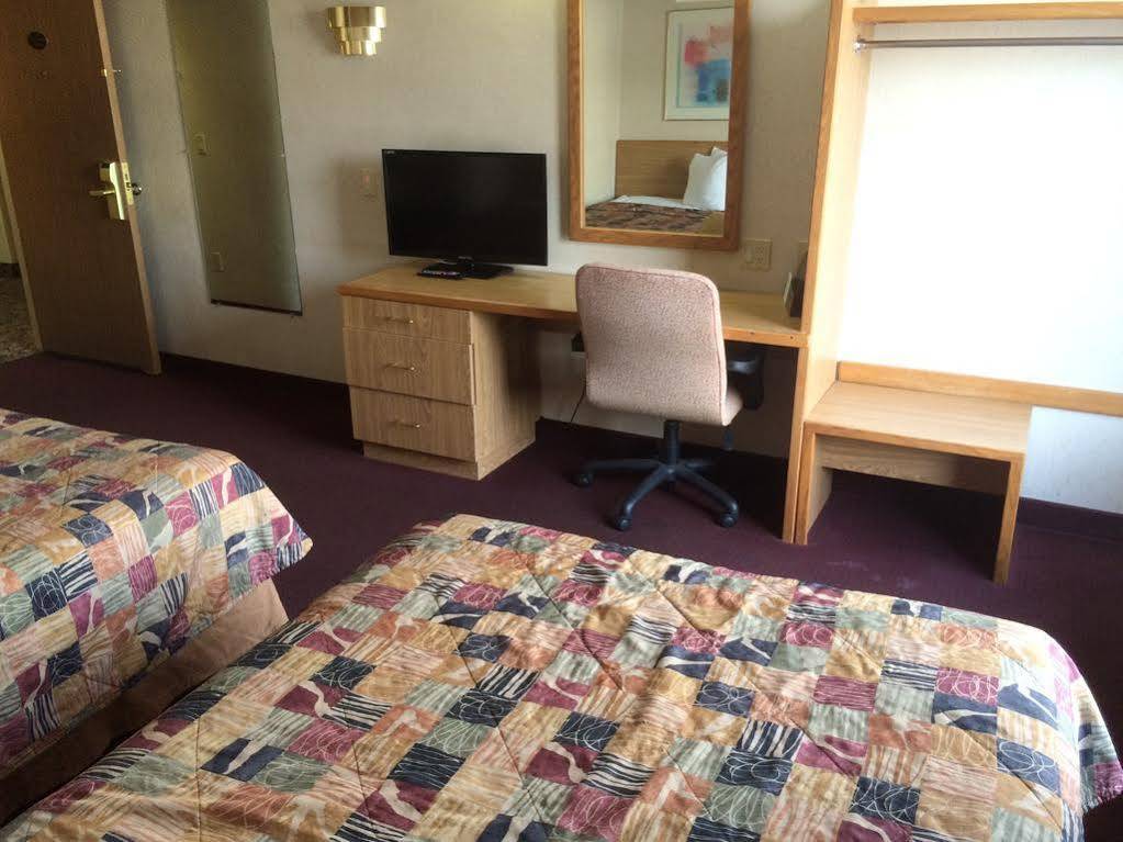 Motel 6-Harvey, Il Esterno foto