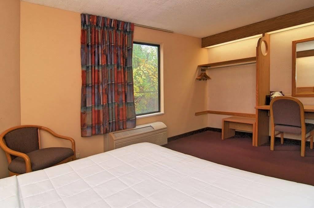 Motel 6-Harvey, Il Esterno foto