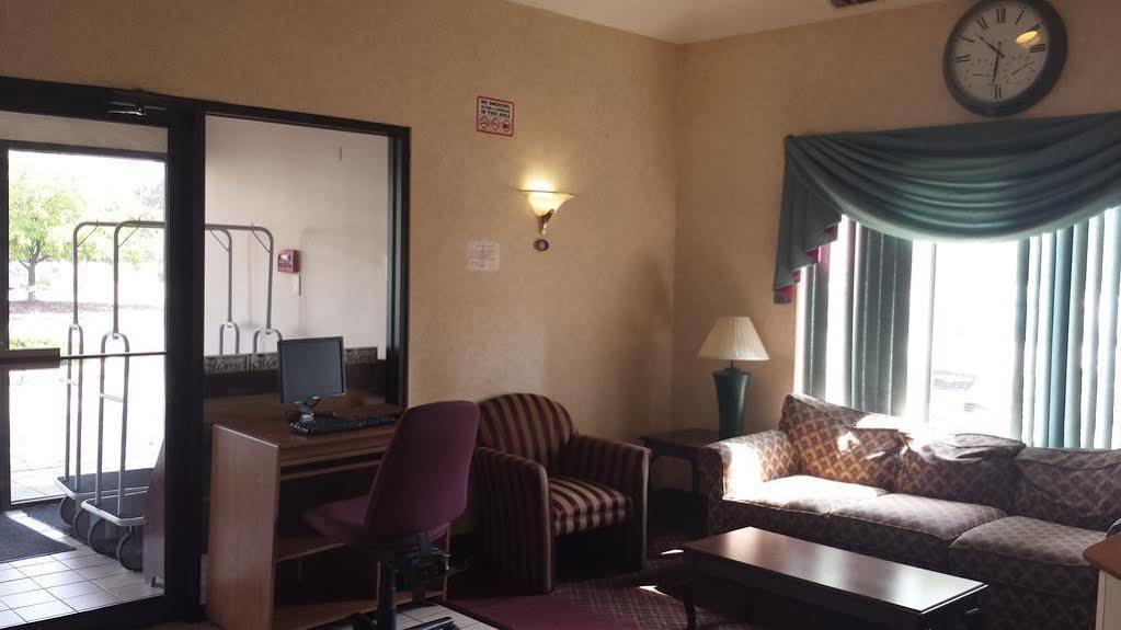 Motel 6-Harvey, Il Esterno foto